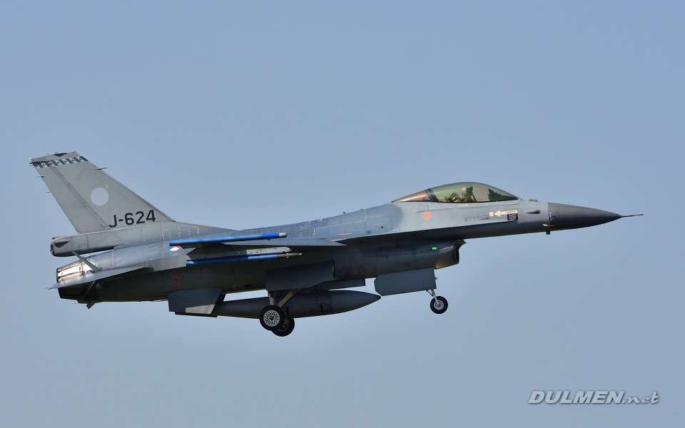 F-16AM J-624 322sqn